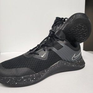 NIKE MC TRAINER MENS SIZE 9.5 NEW IN BOX CU3580-031